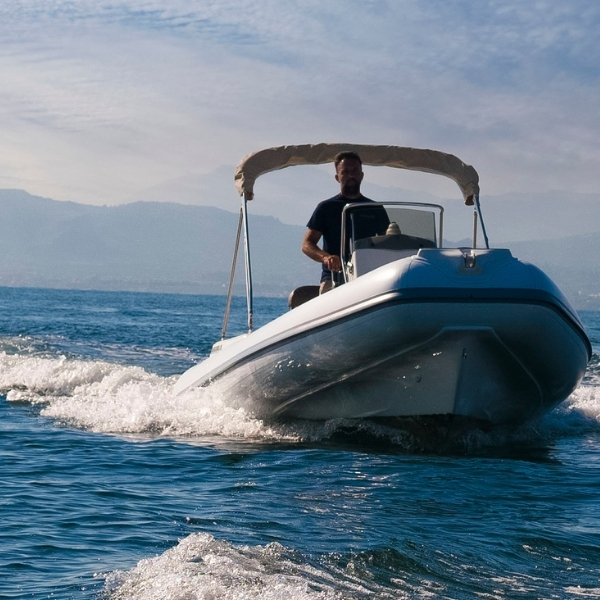 Noleggio gommoni con skipper a Palermo